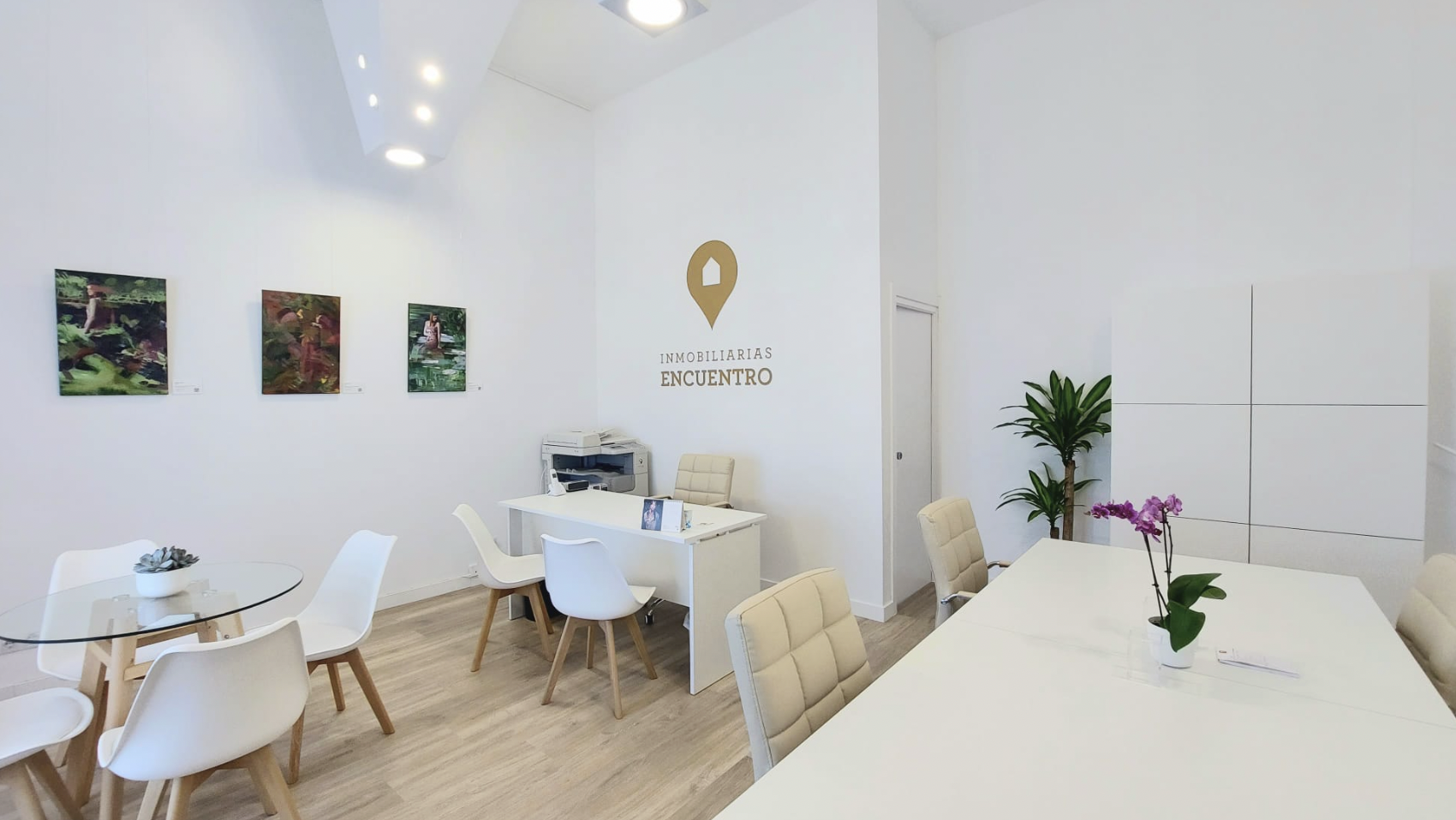 accueil dagence immobilière moderne et minimaliste
