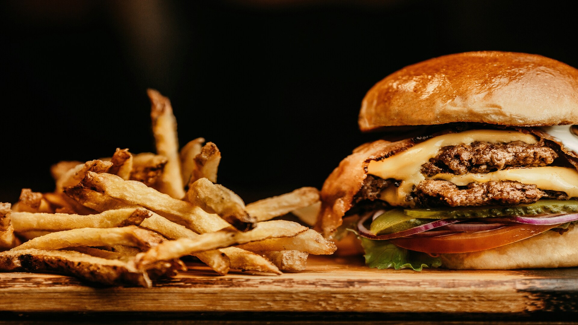 burger double au fromage et frites maison