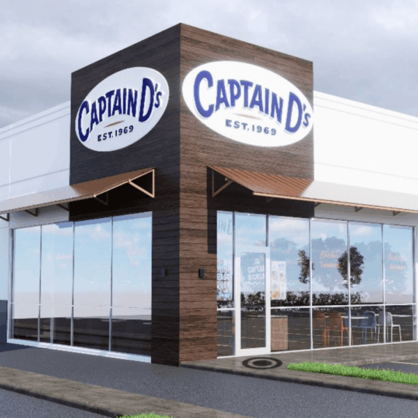 fachada exterior de captain d’s con torre y ventanales