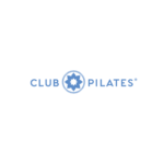 club pilates logo: blaues kreis‑emblem für pilates‑studio