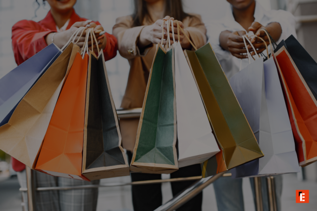 compras en grupo: bolsas de papel coloridas