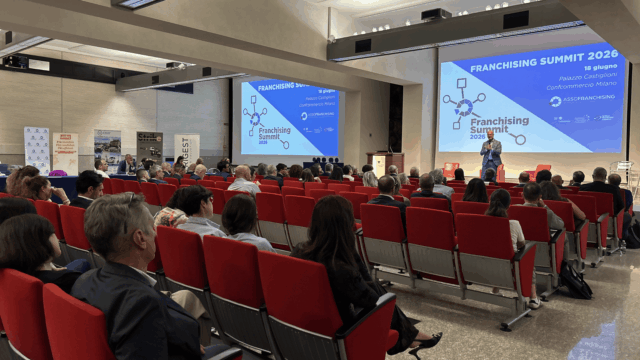 sommet franchising 2026 à milan — conférence en auditorium