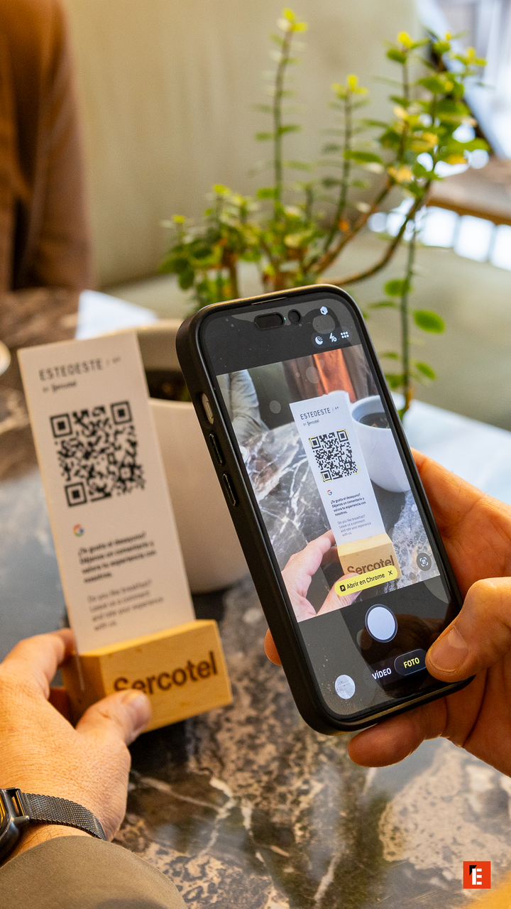 escaneando qr con móvil en sercotel