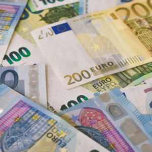billets deuros 20 100 200 en gros plan