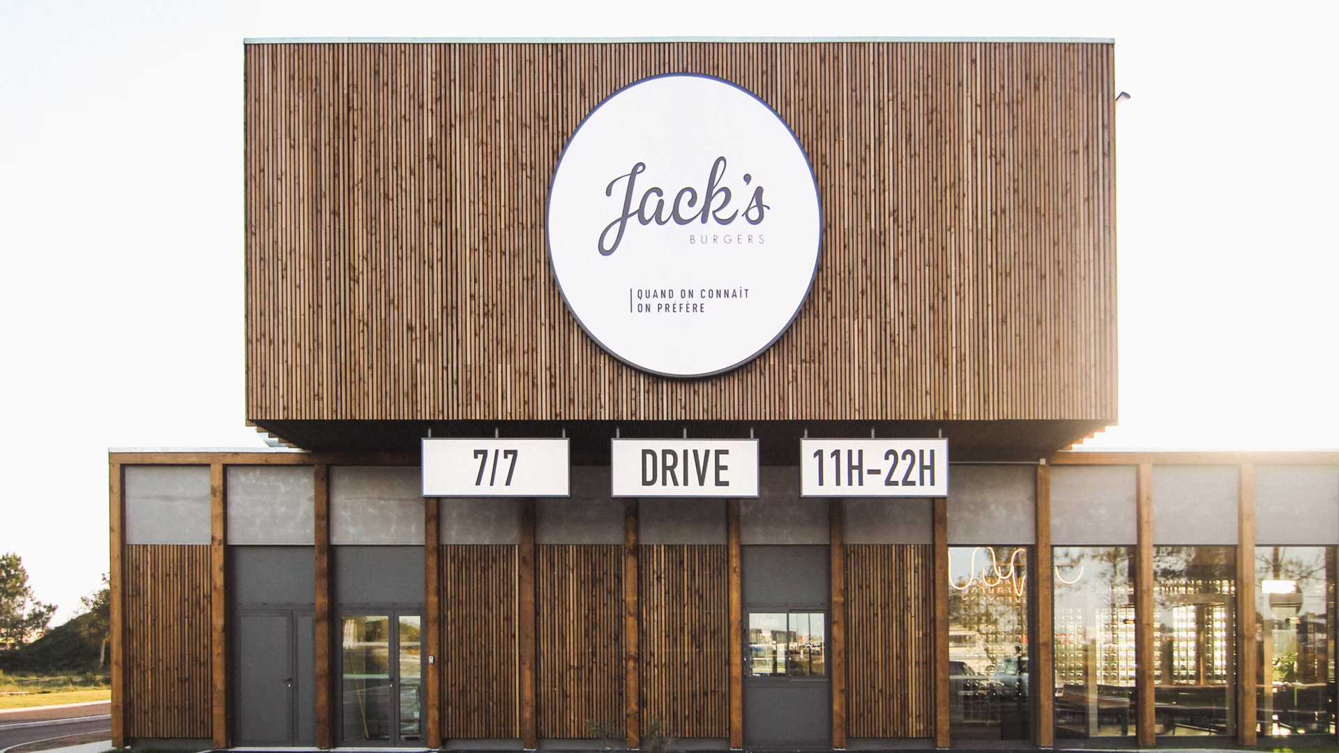 façade minimaliste en bois de jacks burgers