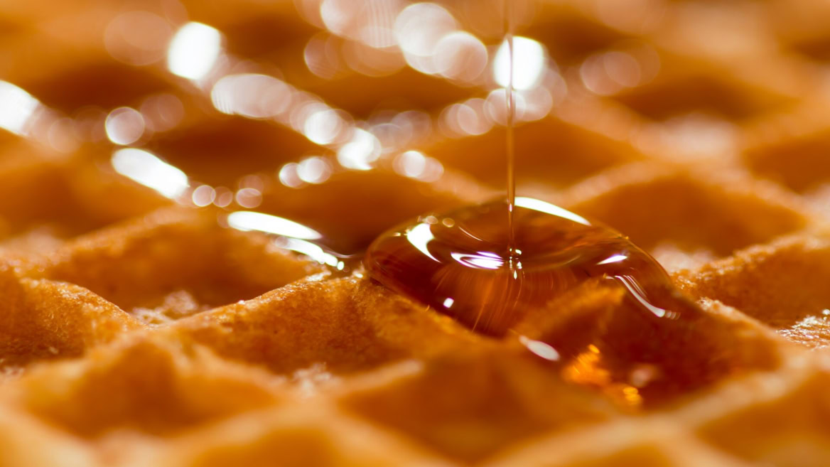 gaufre dorée au sirop : gros plan appétissant