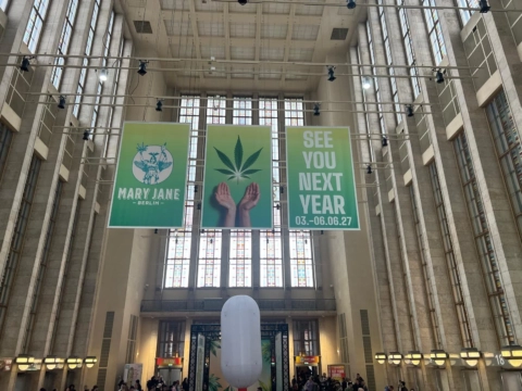grande halle mary jane berlin — bannières cannabis