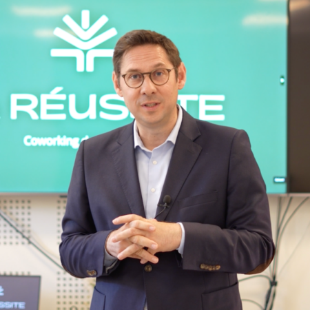 présentateur en studio : focus sur la réussite