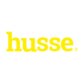 logotipo husse amarillo sobre fondo blanco