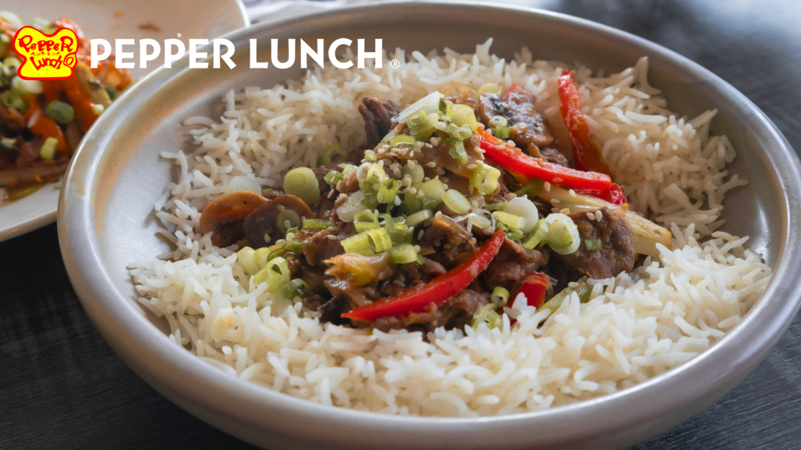 pepper lunch beef rice bowl with sesame seeds