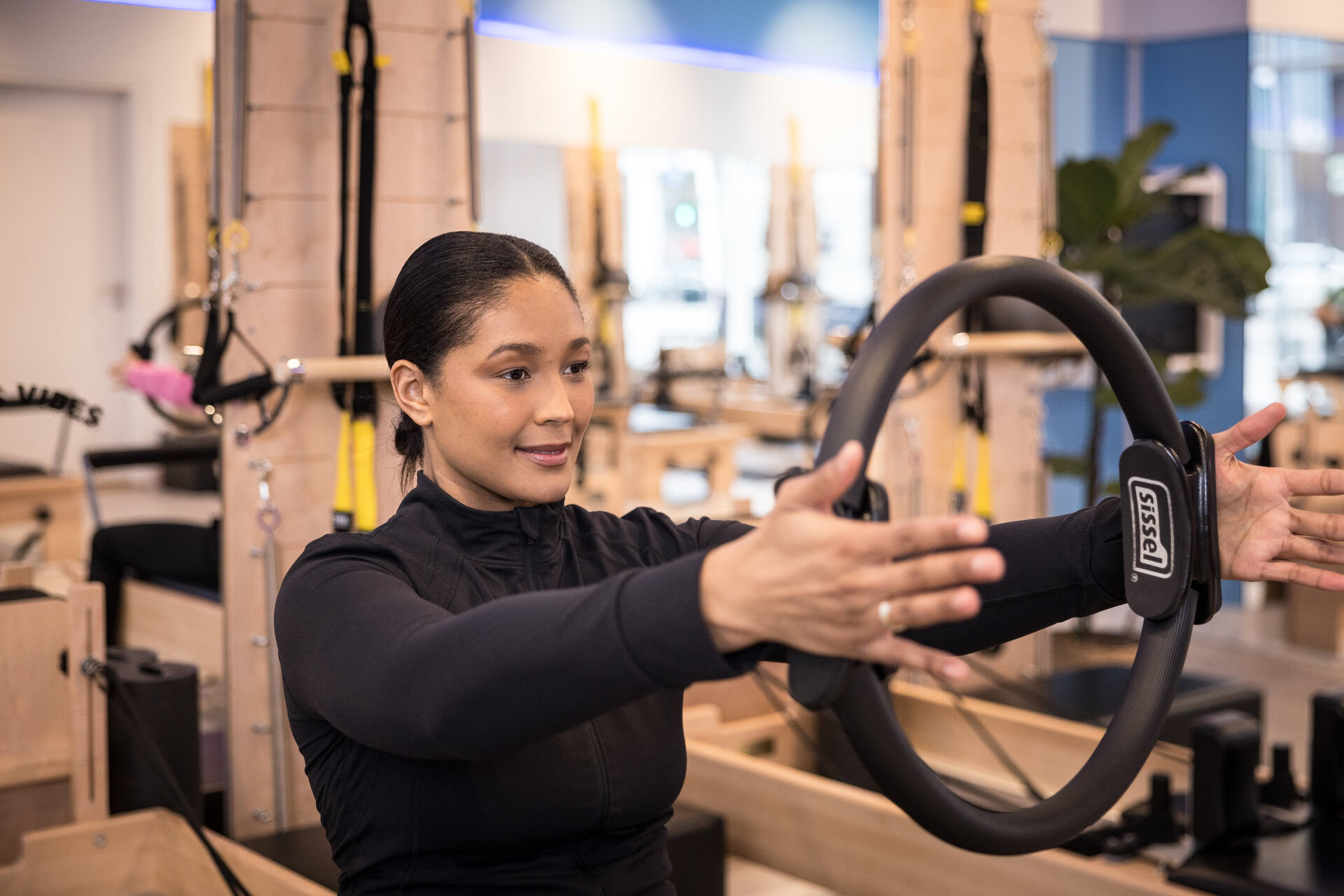pilates training mit ring und persönlicher anleitung