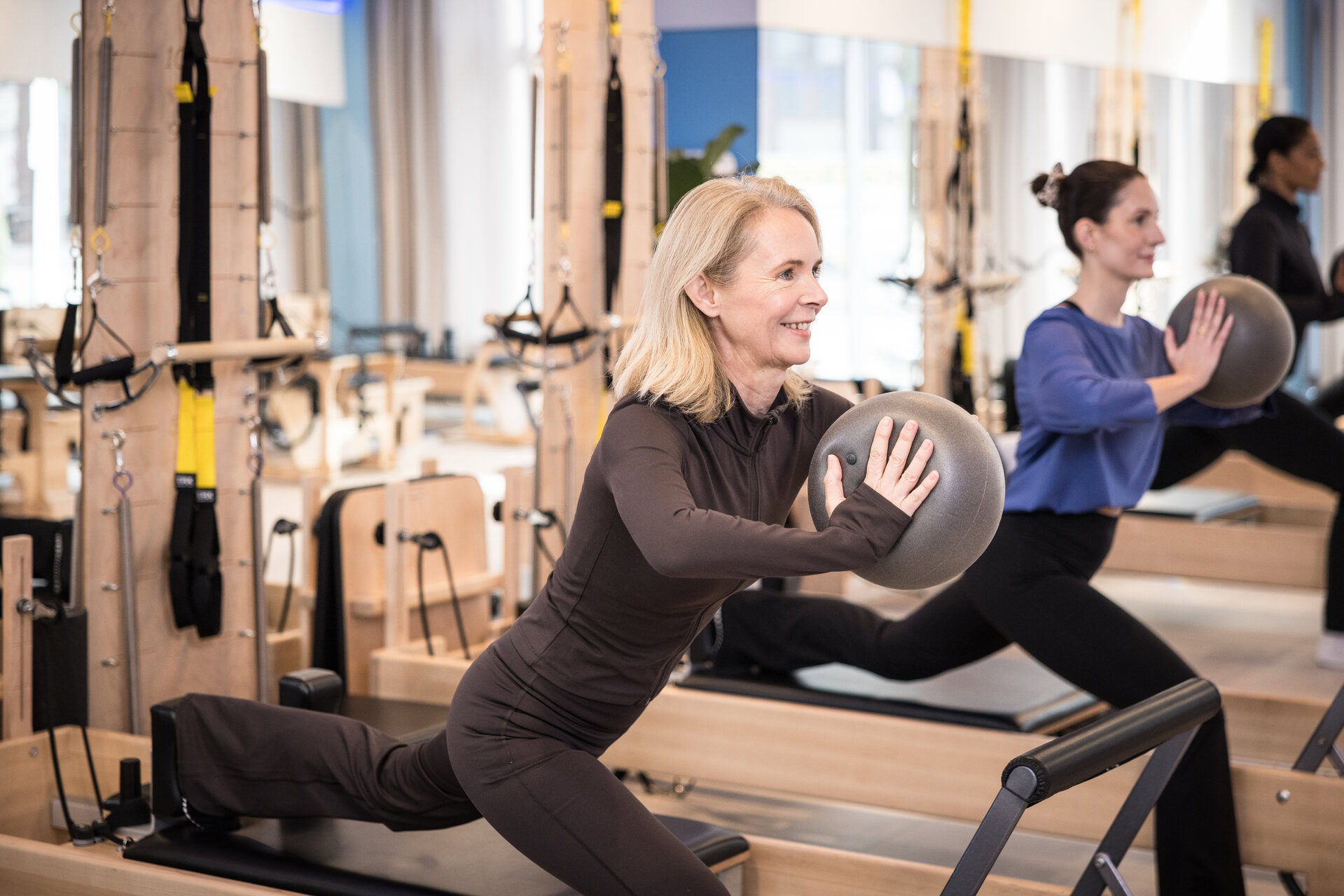 pilates gruppenkurs: reformer training mit ball
