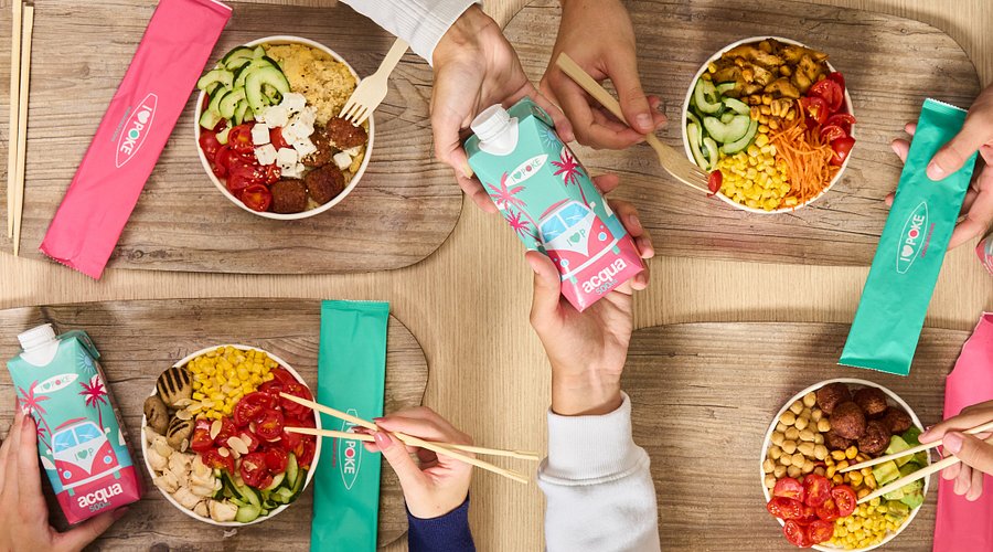 poke bowl colorati per pranzo condiviso