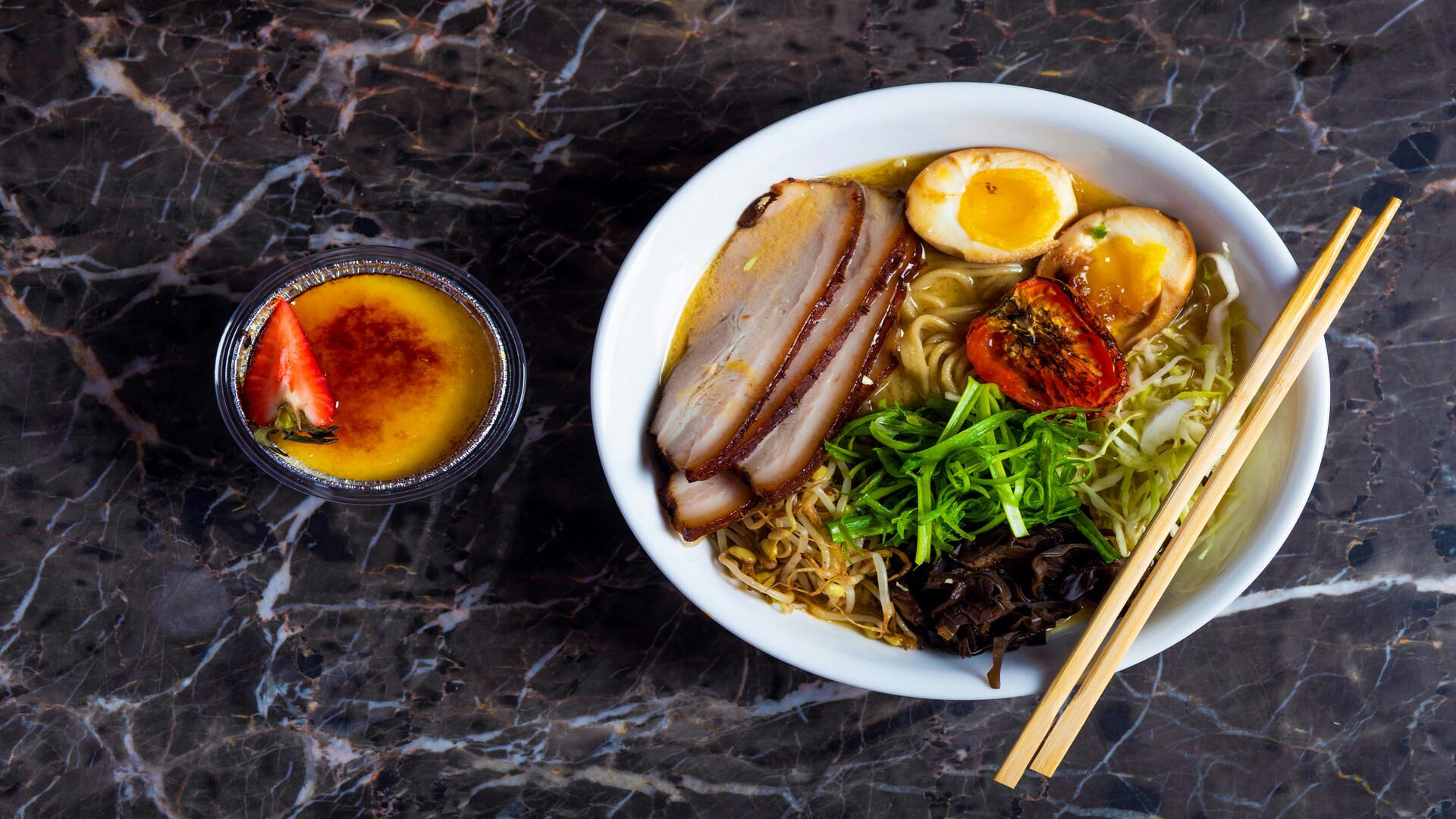 ramen au porc, Œuf mollet et crème brûlée
