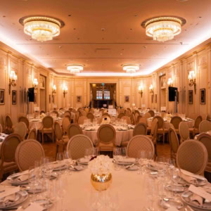 salle de réception Élégante pour mariage et gala