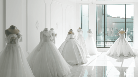 vestidos de novia en atelier luminoso