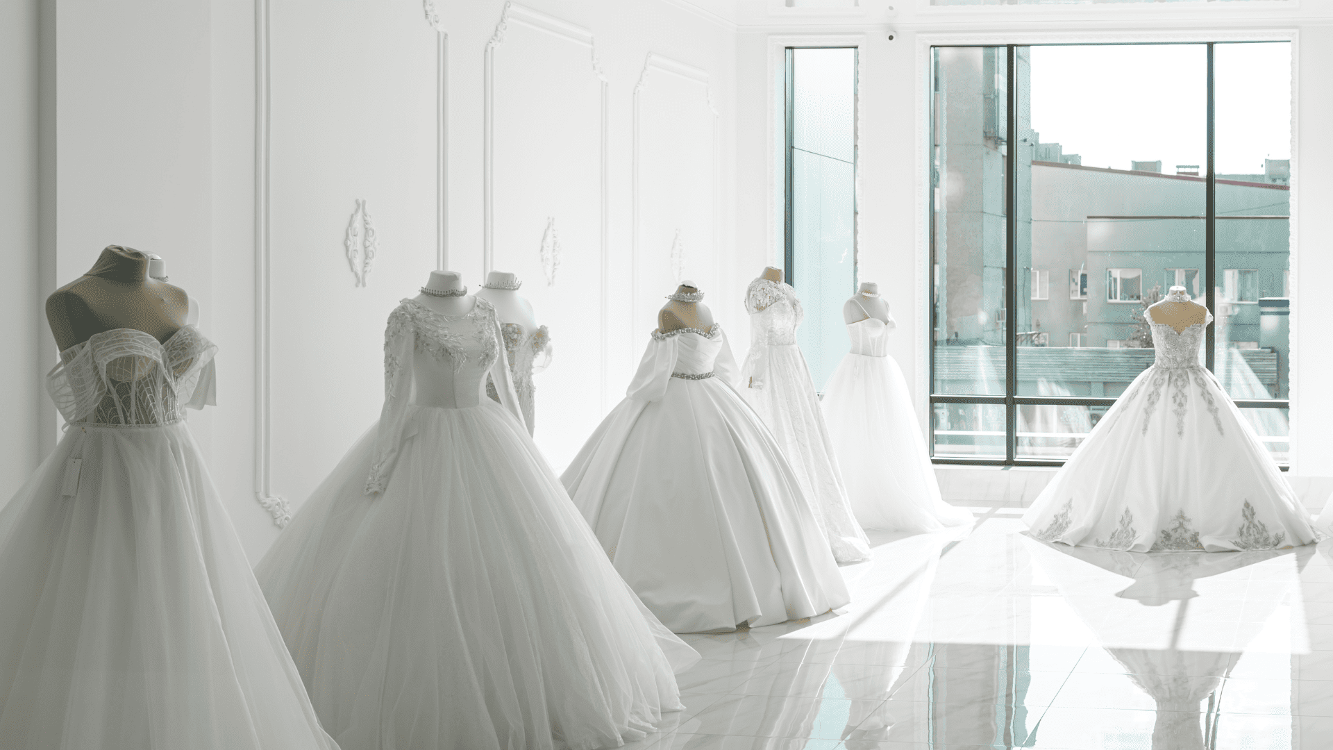 vestidos de novia en atelier luminoso