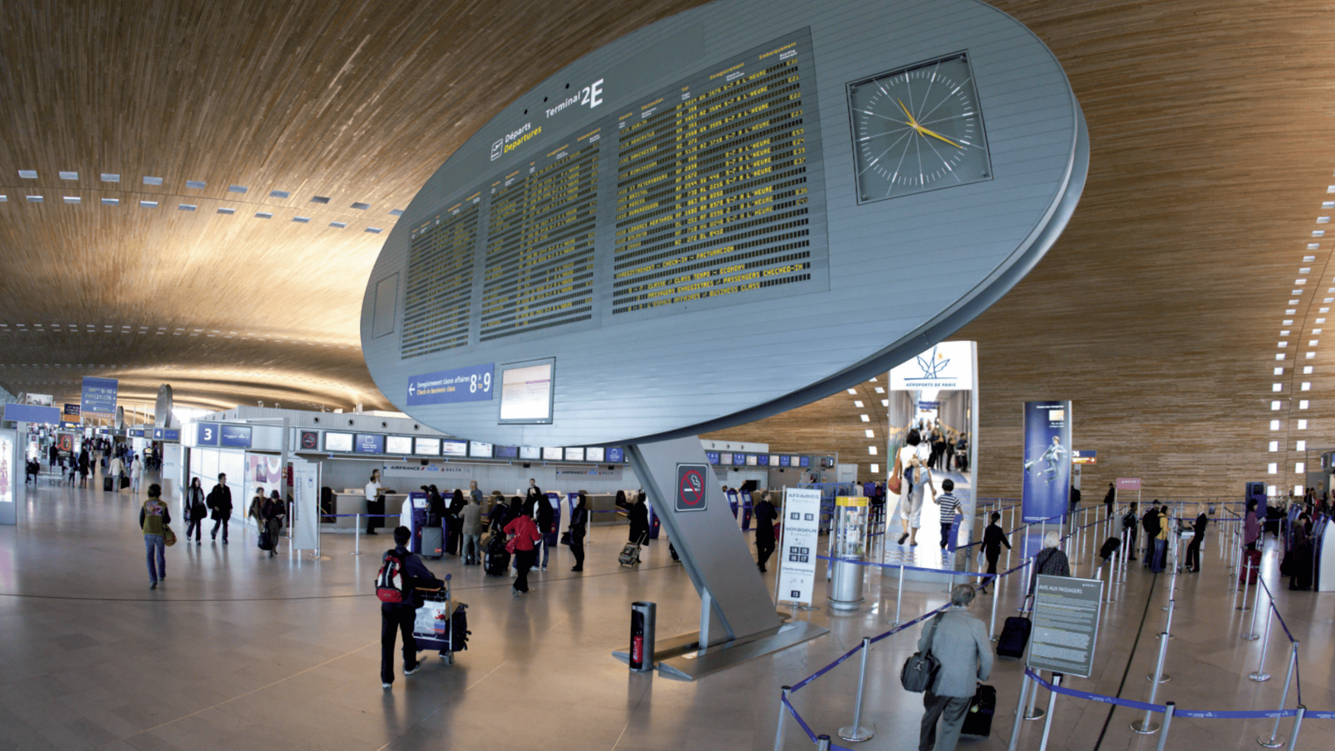 hall daéroport Paris Orly
