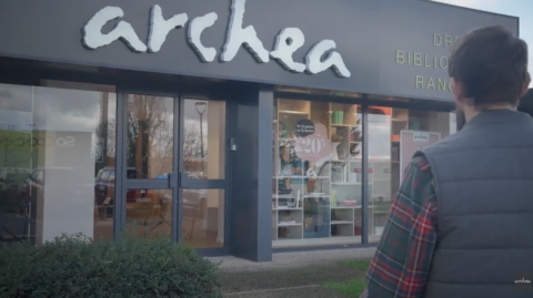 vitrine archea avec promotion 20% et passant