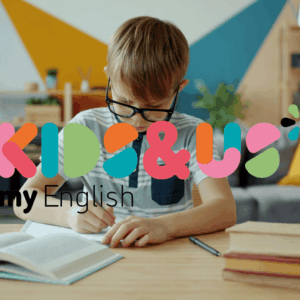 bambino che studia inglese con kid&u