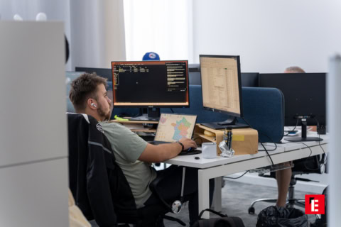 bureau moderne : code, données et open space