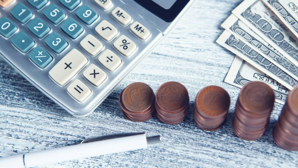 calcolatrice, monete e gestione del risparmio