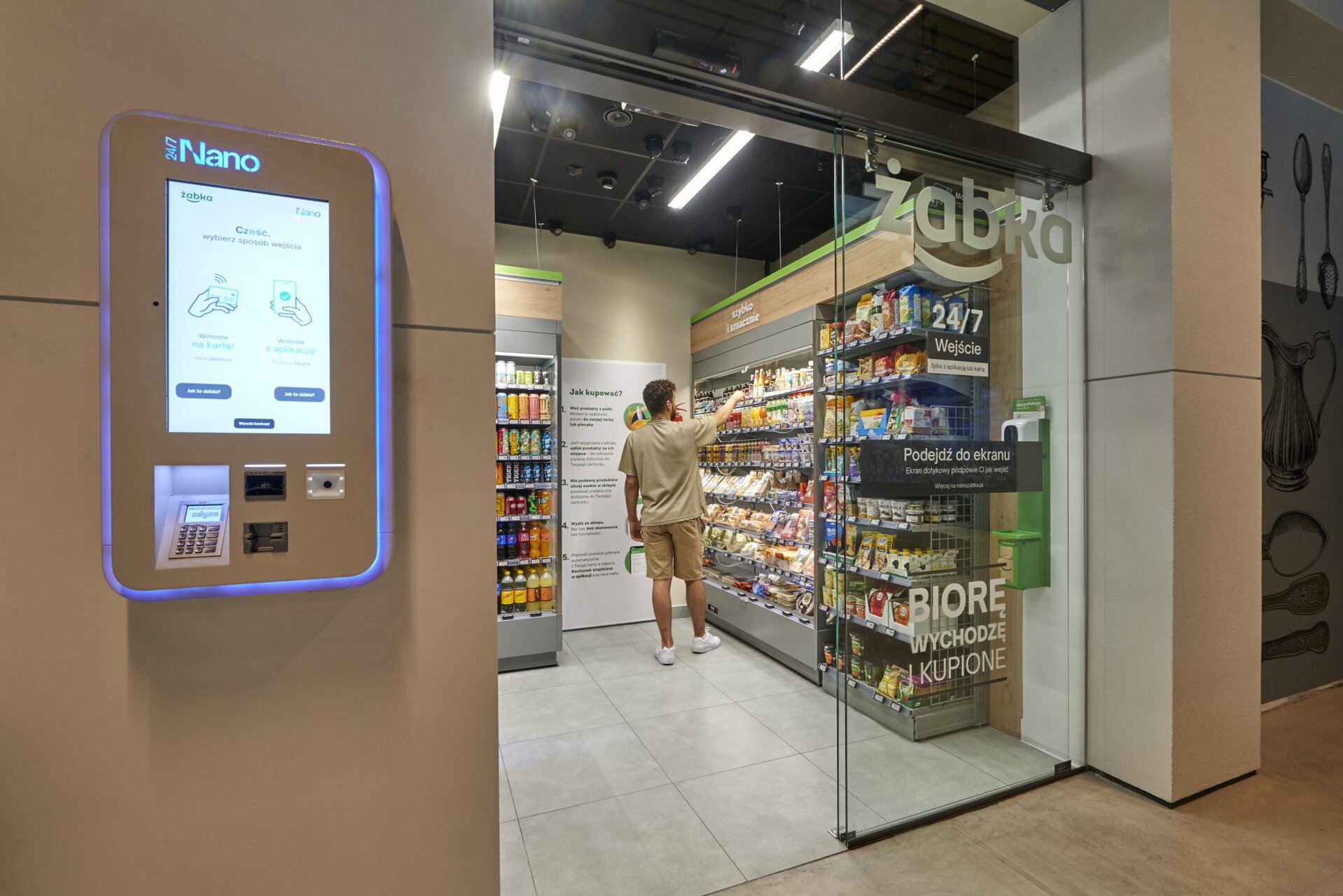 ingresso minimarket self service 24/7 con chiosco digitale