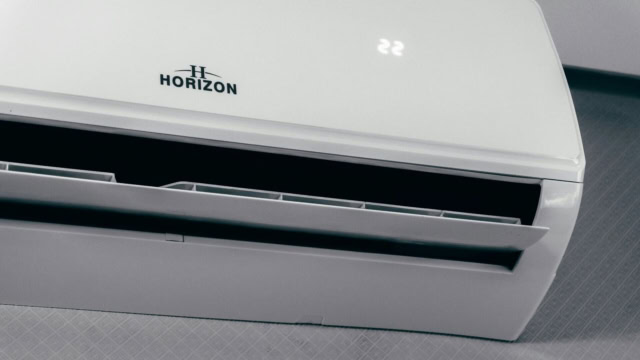climatizzatore horizon da parete con display 22°c