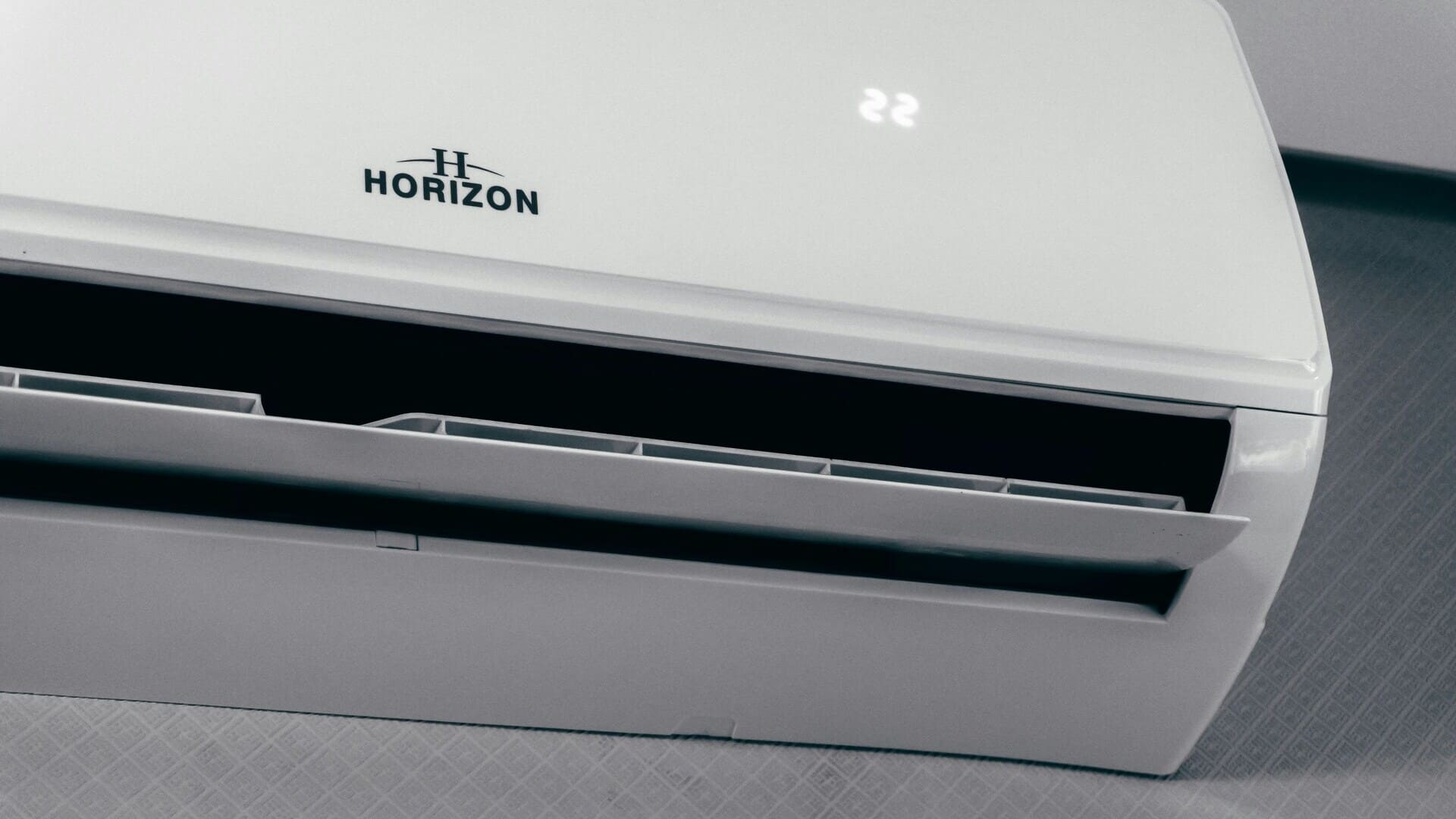 climatizzatore horizon da parete con display 22°c