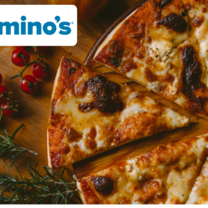 dominos käsepizza mit goldener kruste und rosmarin