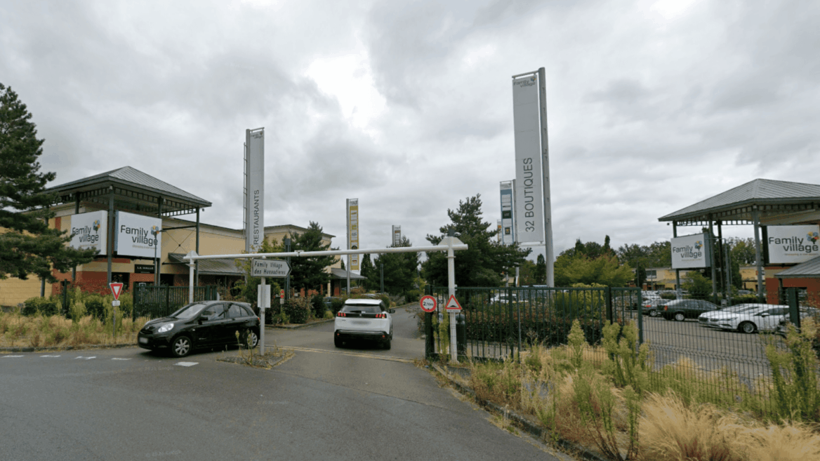 entrée family village – boutiques et restaurants