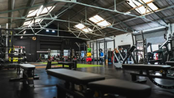 salle de musculation industrielle et entraînement fonctionnel