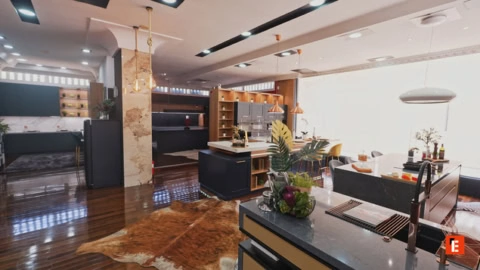 intérieur de luxe moderne avec cuisine ouverte