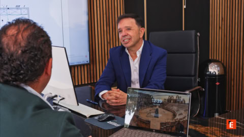 reunión de negocios en oficina moderna