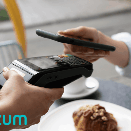 pago móvil sin contacto en cafetería con bizum