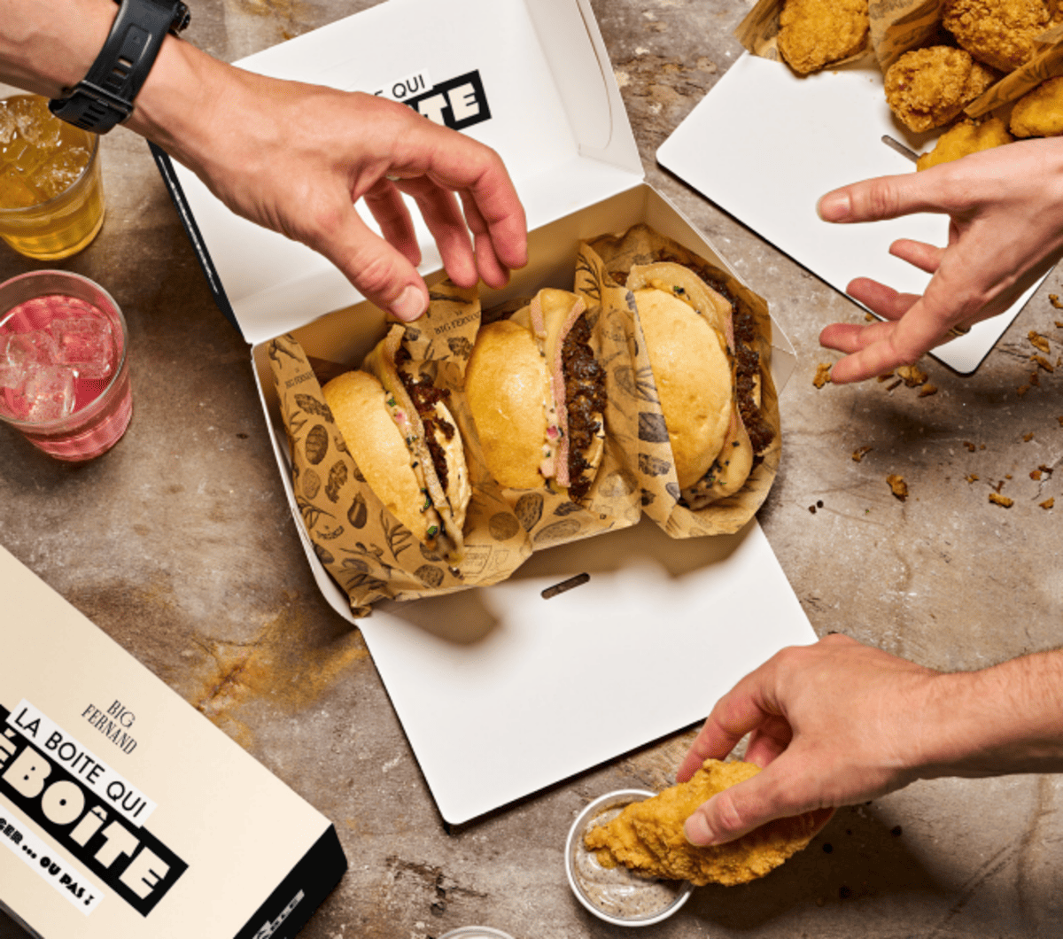 sandwichs gourmands et poulet frit à partager