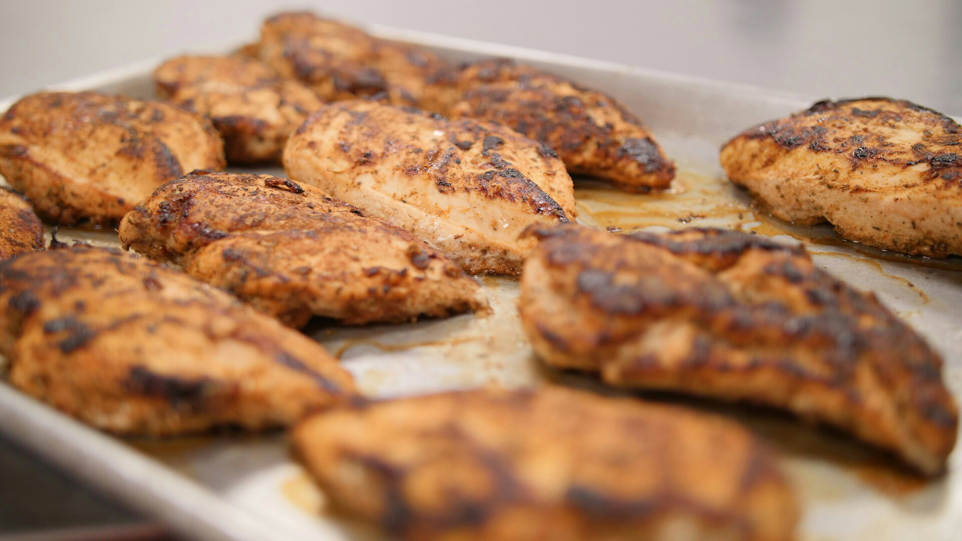 poitrines de poulet dorées et caramélisées