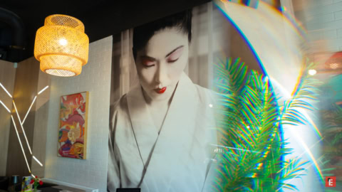 muralowy portret kobiety w kimonie w stylowej restauracji