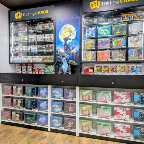 vitrine cartes à collectionner : boosters et coffrets