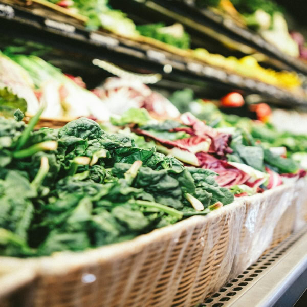 rayon de feuilles vertes : Épinards et salades