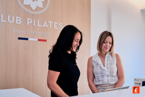 accueil moderne du club pilates paris