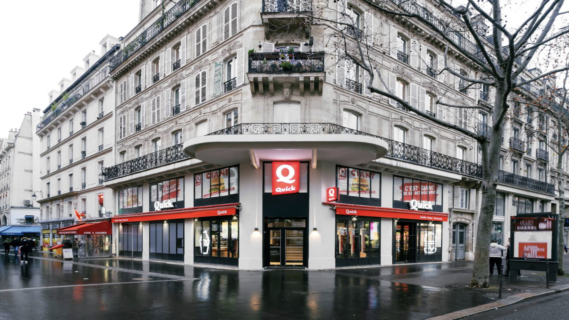 restauration rapide au coin dun immeuble en pierre