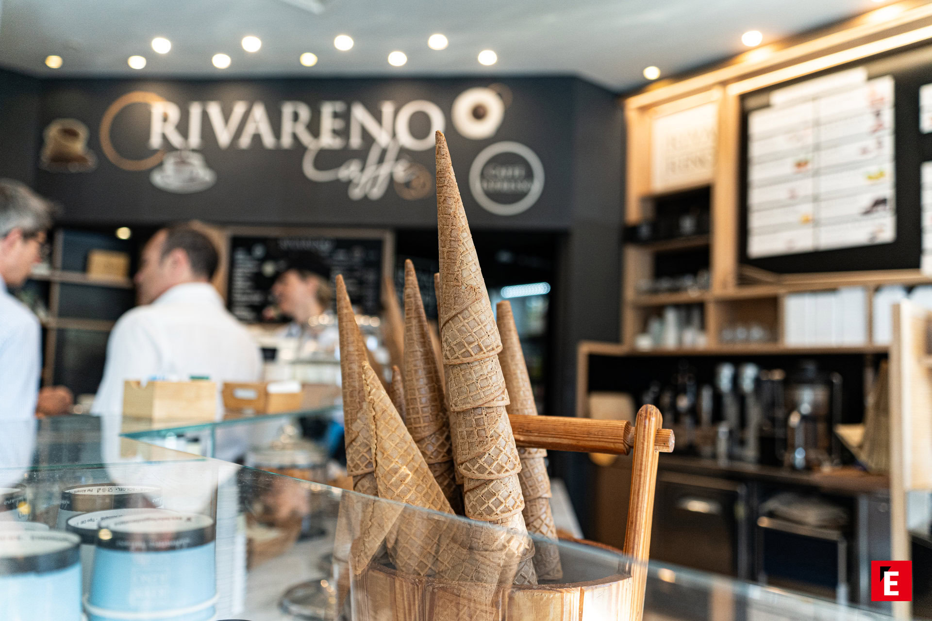 intérieur rivareno : cônes de glace au comptoir