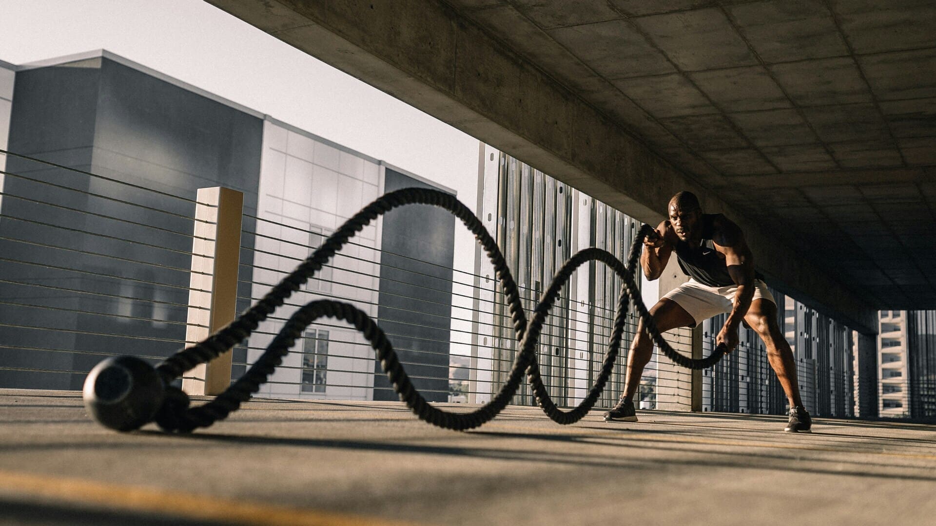 allenamento urbano con corde pesanti