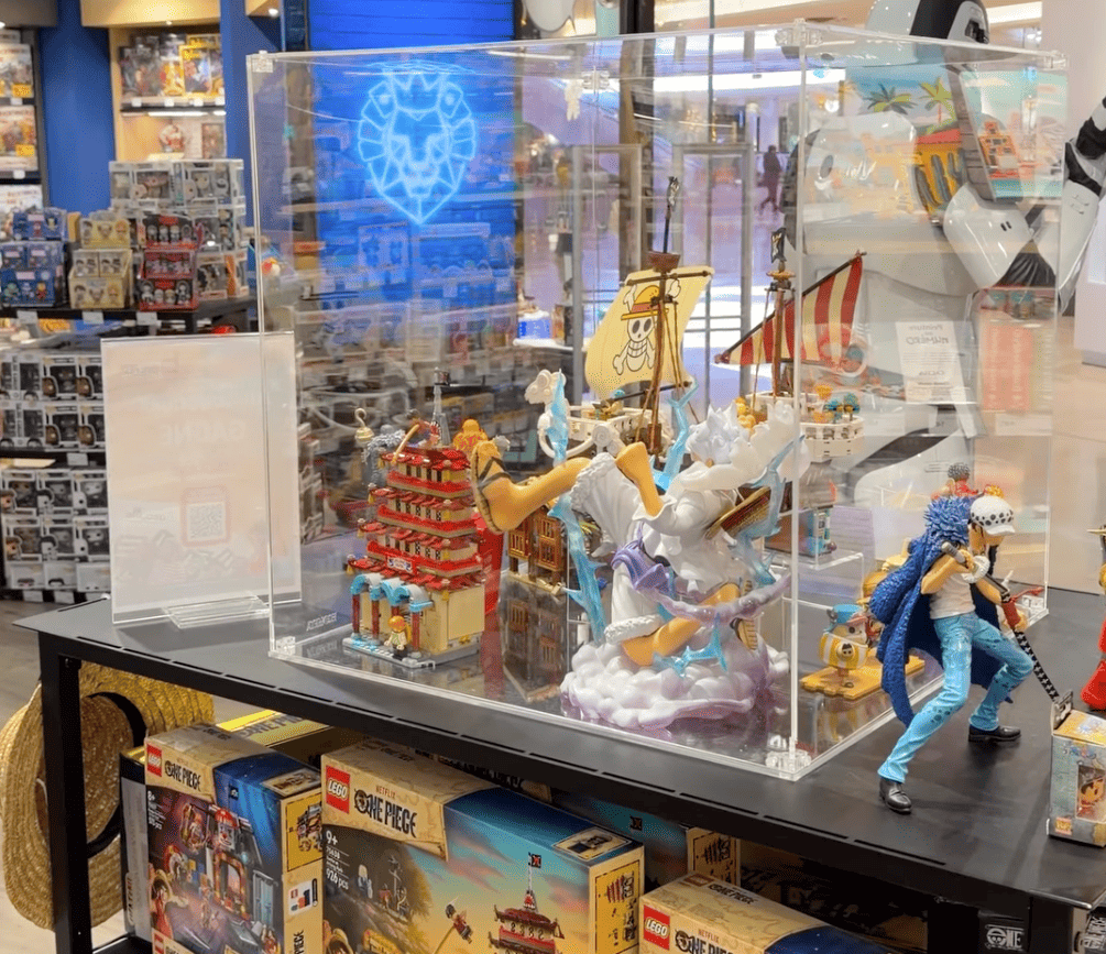 vitrine one piece : navire pirate, pagode et figurines