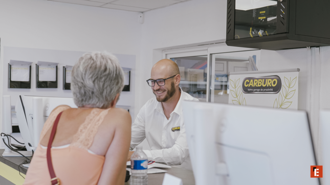 accueil client en bureau moderne