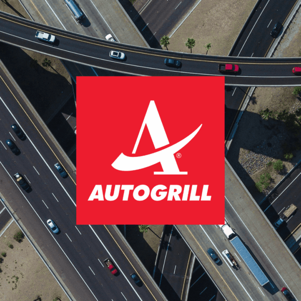 logo autogrill sur échangeur autoroutier aérien