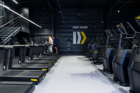 salle de cardio moderne et premium