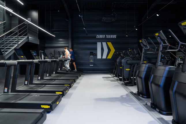 salle de cardio moderne et premium