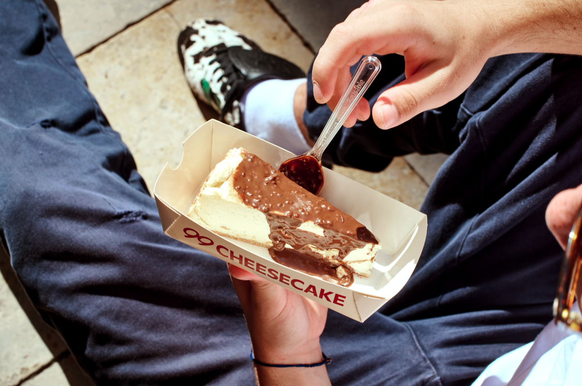cheesecake au chocolat en boîte, dégusté à la cuillère
